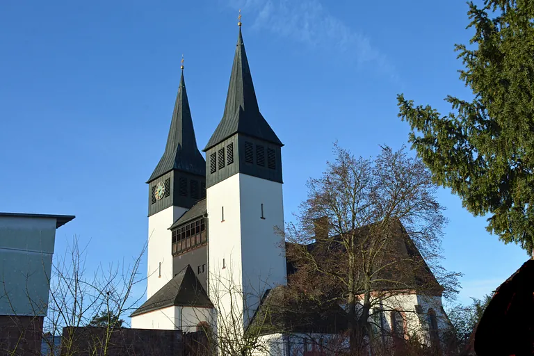 Kirche Neuses