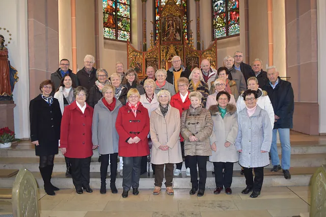 Kirchenchor Freigericht Altenmittlau, Gruppenbild in der Kirche St. Markus, Altenmittlau