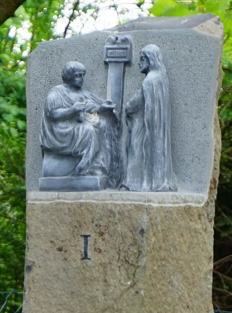 Kreuzwegstation 1, Jesus steht vor Pontius Pilatus